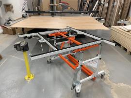 Manipulačný vozík na veľkoplošný materiál 