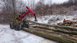 Operátor na LKT 82 s hydraulickou rukou