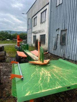 Prodám Štípačku Tark do průměru kulatiny 100cm použitá 